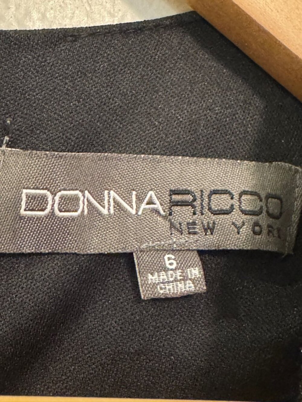 Donna Ricco DRESS Black Sleeveless Beaded Sheath Size 6 Polyester Blend - Picture 3 of 7